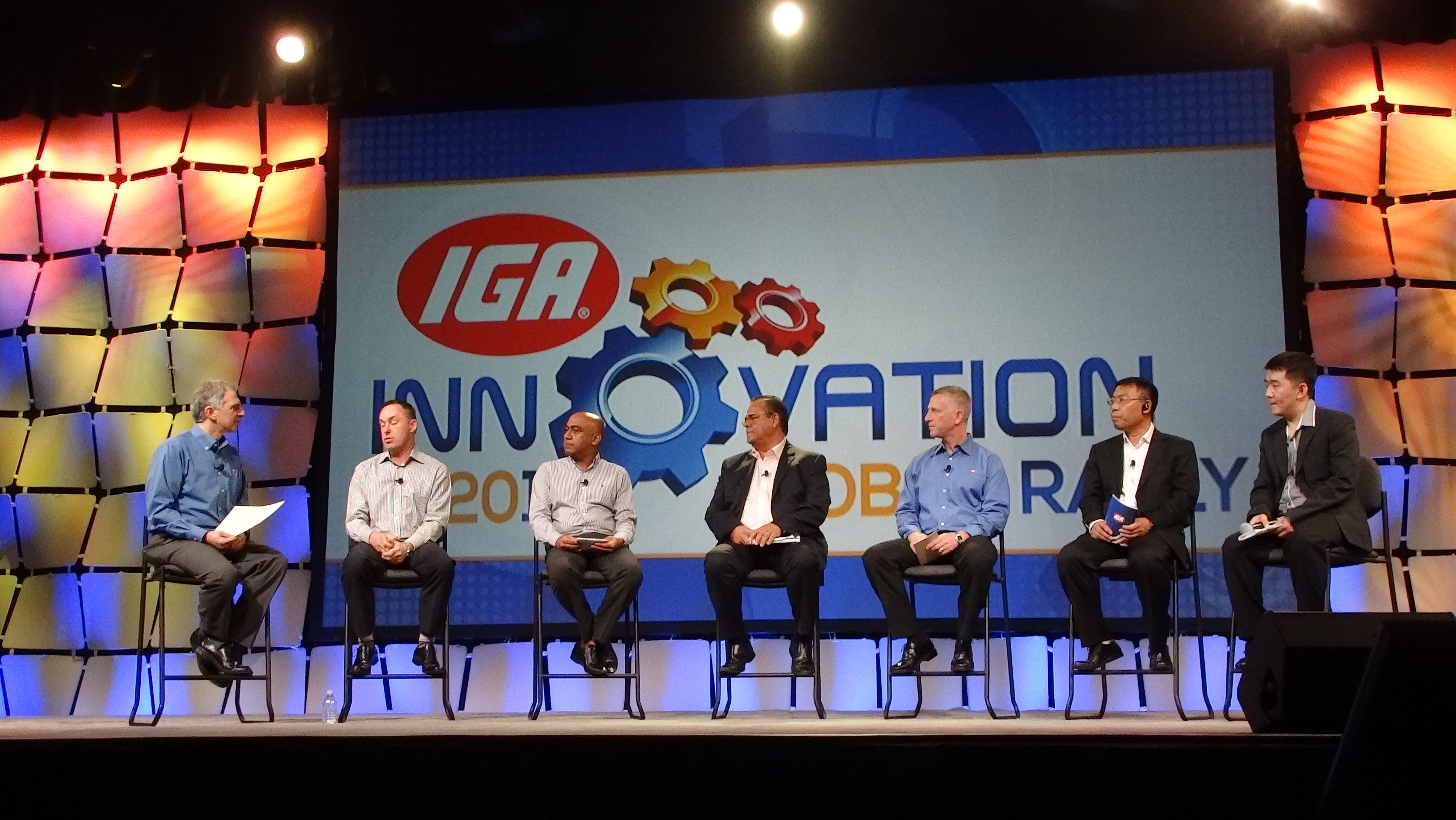 2014年IGA峰会上王总答记者问